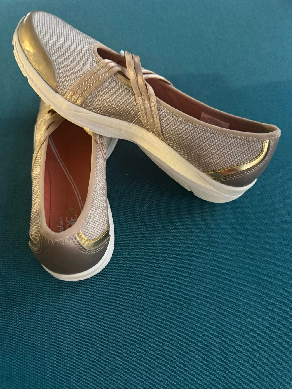 Easy Spirit e360 Metallic Champagne Slip-On Ballet Flats bring you size 9.5